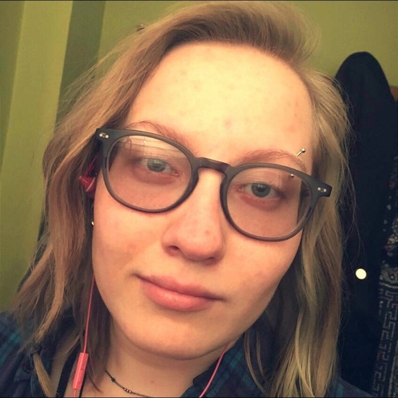 Meet your Posher, Dovile - Picture 1 of 1